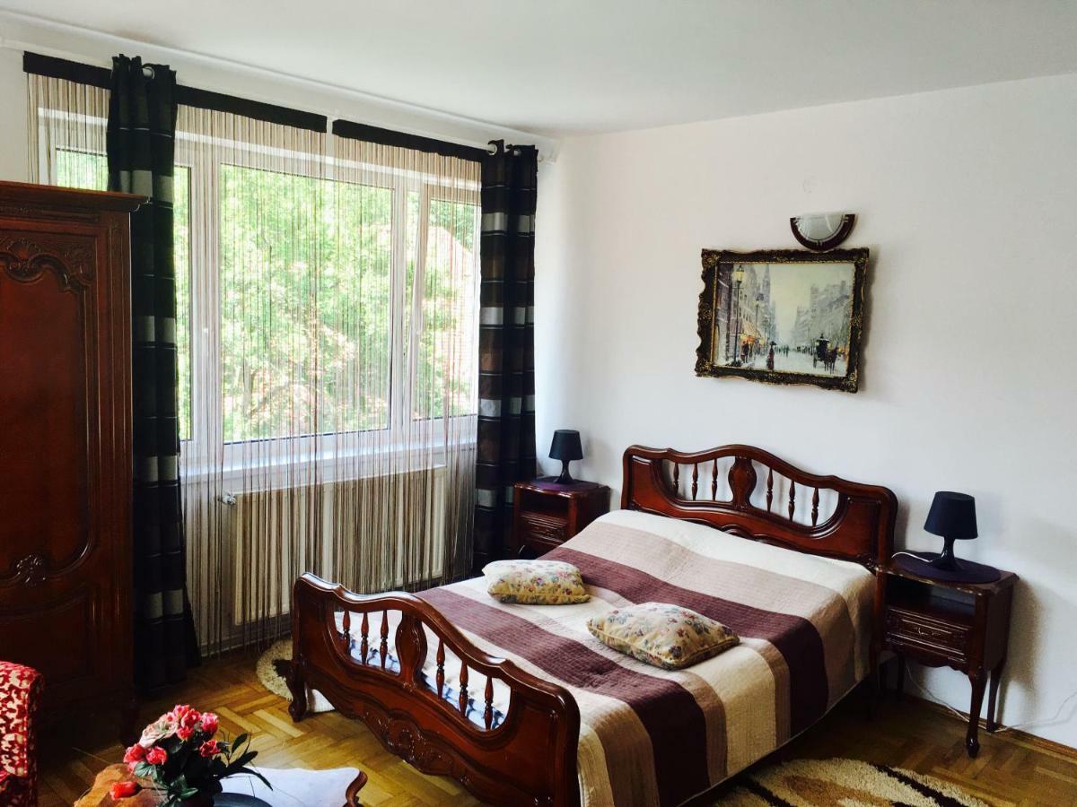 Rolling Stone Hostel Brasov Luaran gambar